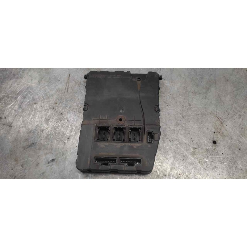 Recambio de caja reles / fusibles para renault megane ii coupe/cabrio 1.9 dci diesel referencia OEM IAM 8200525384 S118400150D 