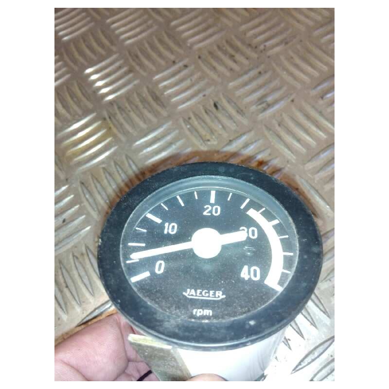 Recambio de cuadro instrumentos para nissan trucks l80.09 l80.14 referencia OEM IAM 428213 015008730 CUENTA REVOLUCIONES