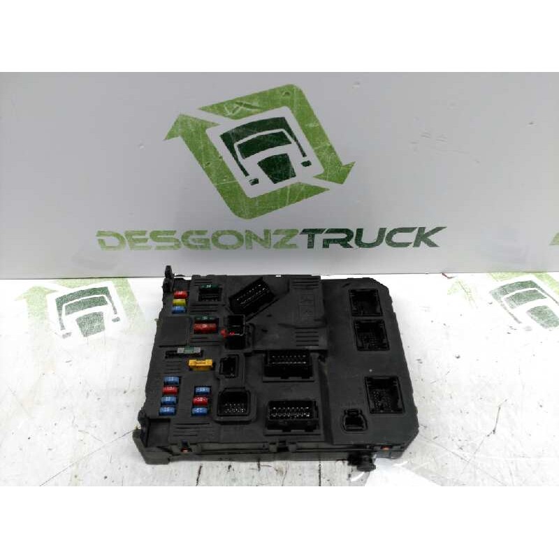 Recambio de caja reles / fusibles para peugeot 206 berlina referencia OEM IAM   