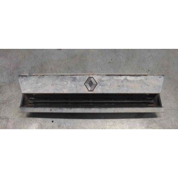 Recambio de rejilla delantera central para renault 9 1.4 gtl avenue referencia OEM IAM   