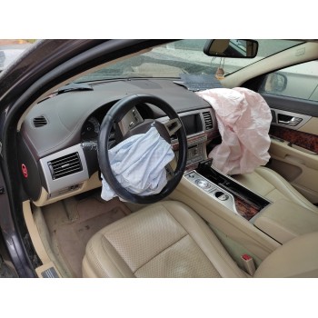jaguar xf del año 2010