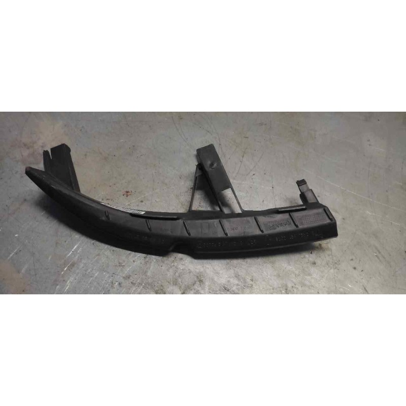 Recambio de soporte faro derecho para renault scenic ii referencia OEM IAM 8200183758  