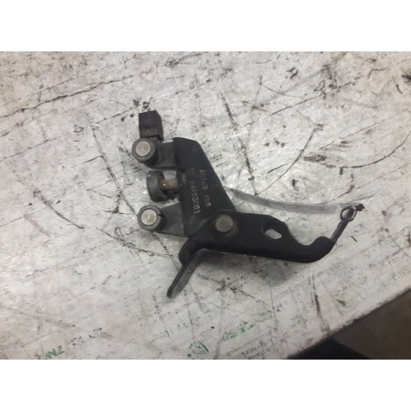 Recambio de bisagra puerta corredera para opel combo (corsa c) familiar referencia OEM IAM 24403081 INFERIOR IZQUIERDA 