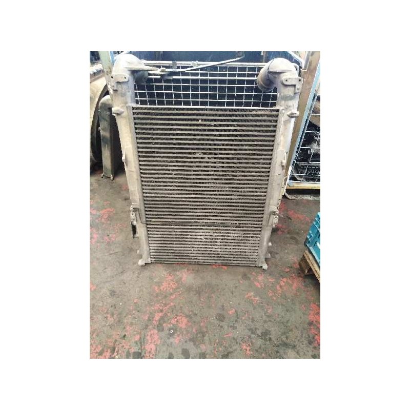 Recambio de intercooler para renault premium route 2006 fas 4x2 larga distancia referencia OEM IAM 7420833583  