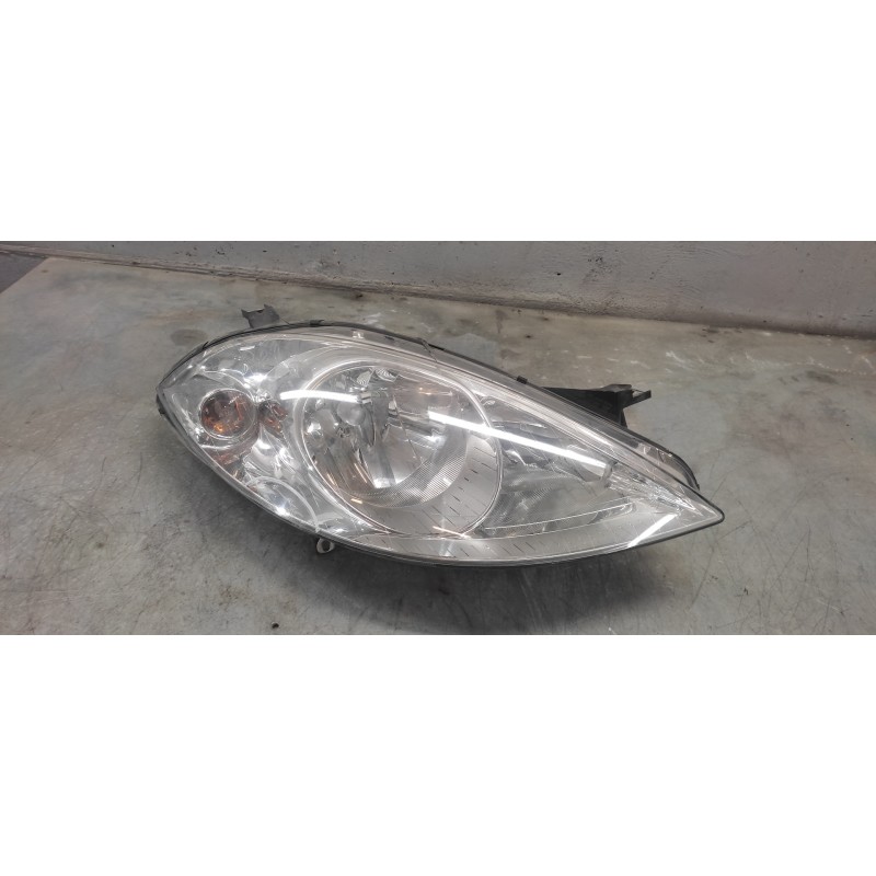 Recambio de faro derecho para mercedes-benz clase a (w169) 1.5 cat referencia OEM IAM A1698200261  