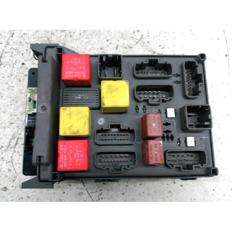 Recambio de caja reles / fusibles para renault vel satis (bj0) expression referencia OEM IAM 8200283817  