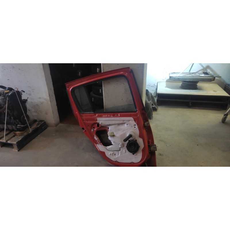 Recambio de puerta trasera izquierda para renault clio iii authentique referencia OEM IAM - Rojo 2