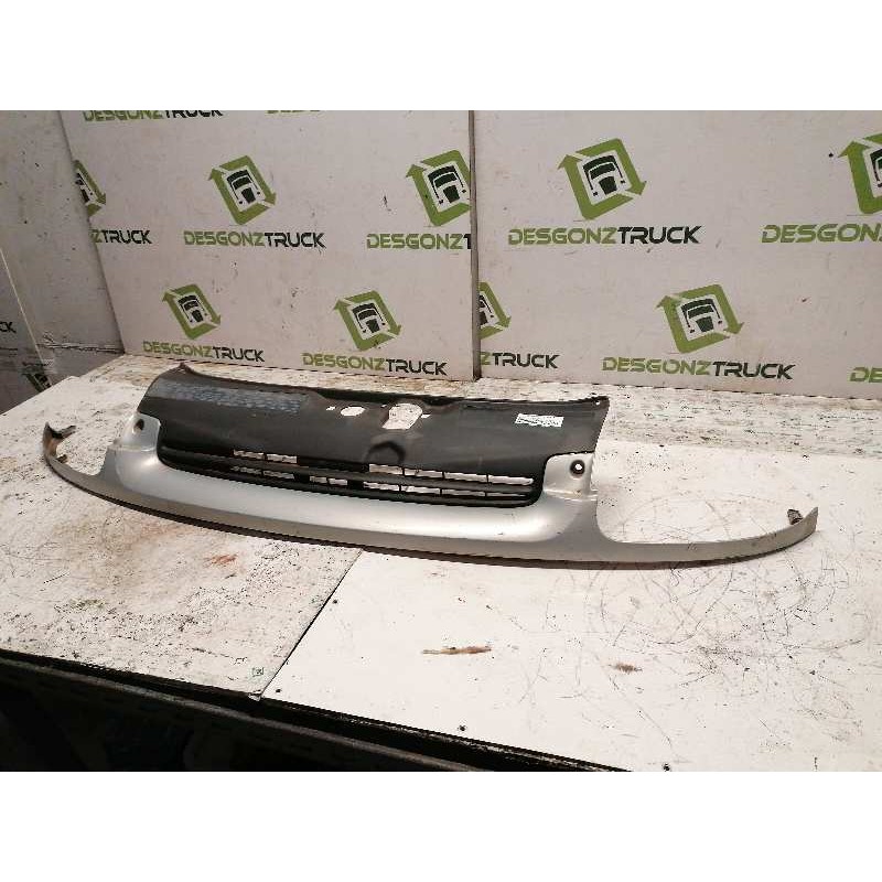 Recambio de rejilla delantera para renault clio ii fase i (b/cbo) referencia OEM IAM 3