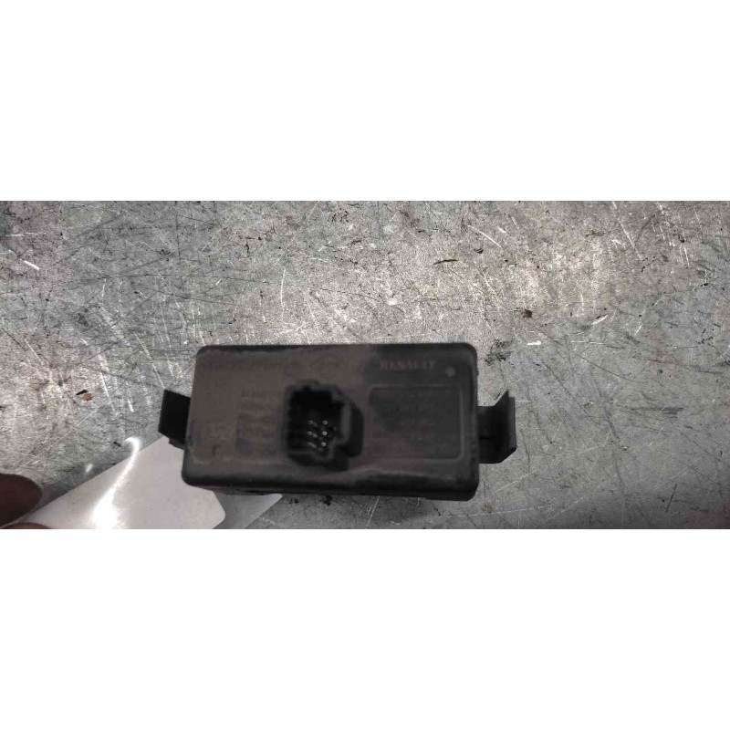 Recambio de warning para opel movano b kasten/combi ka l1h1 2,8t referencia OEM IAM 8200214896A 6 PINS - Blanco 2