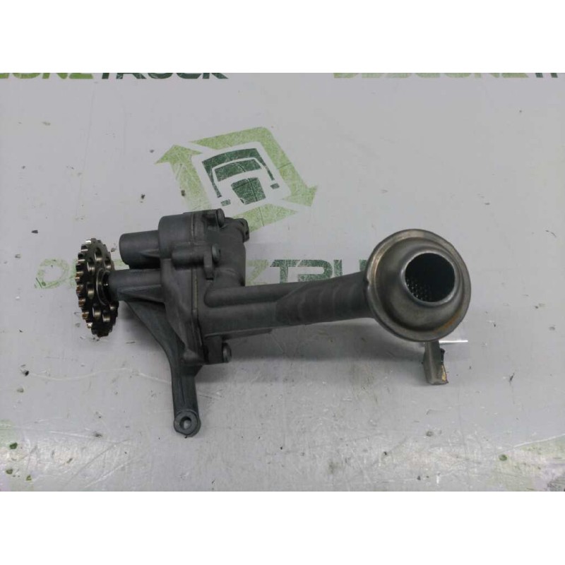 Recambio de bomba aceite para mercedes-benz vito (w638) combi 110 d euro 2 (638.174) referencia OEM IAM 6061810801  