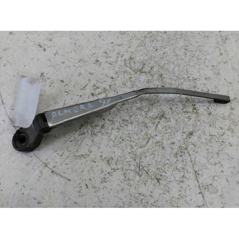 Recambio de brazo limpia trasero para nissan almera (n15) lx referencia OEM IAM   PORTÓN