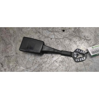 ENGANCHE DE CINTURON DELANTERO IZQUIERDO 8E0857755C 