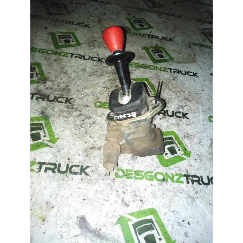 Recambio de palanca freno de mano para nissan trucks atleon 140 referencia OEM IAM 9617210540  