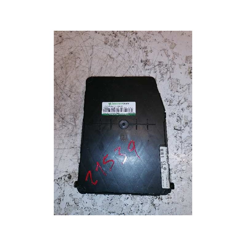 Recambio de caja reles / fusibles para renault scenic ii confort authentique referencia OEM IAM 8200306434 S118400220C 
