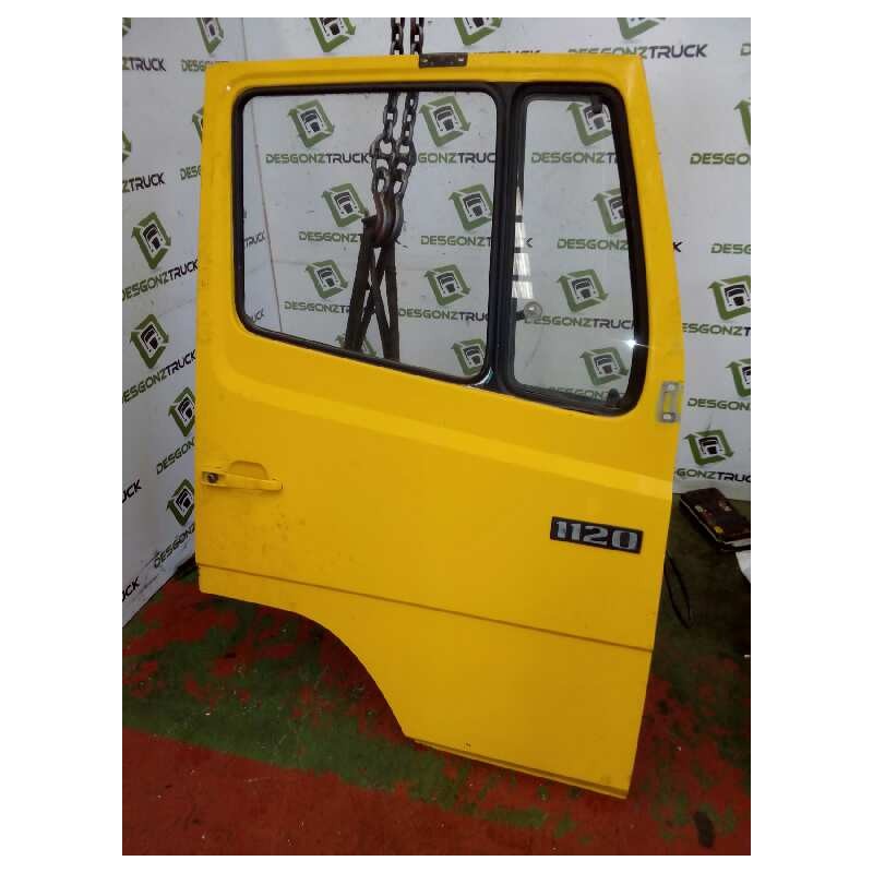 Recambio de puerta delantera derecha para mercedes trucks lk/ln2 1120 (201-211cv) referencia OEM IAM   