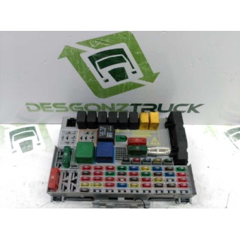 CAJA RELES / FUSIBLES 