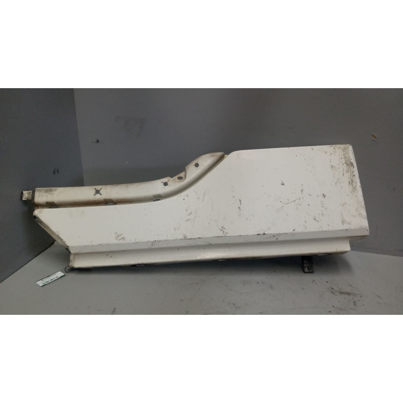 Recambio de moldura trasera cabina para volvo fh xxx 12.8 diesel referencia OEM IAM 3175930  DERECHA