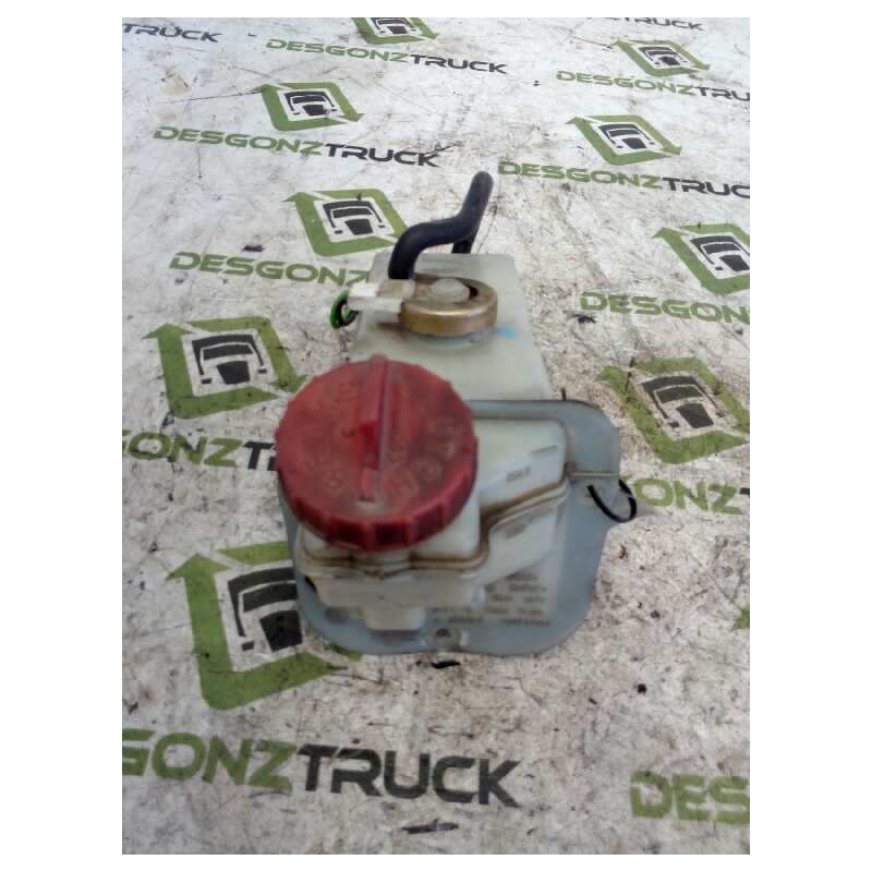 Recambio de deposito liquido embrague para nissan trucks atleon 110 referencia OEM IAM 76470109  