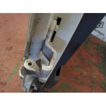 Recambio de puerta delantera derecha para nissan trucks atleon 35.13 referencia OEM IAM  BLANCA 