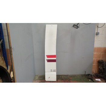 Recambio de moldura trasera cabina para volvo fh xxx 12.8 diesel referencia OEM IAM 20553912  SPOILER TRASERO DERECHO