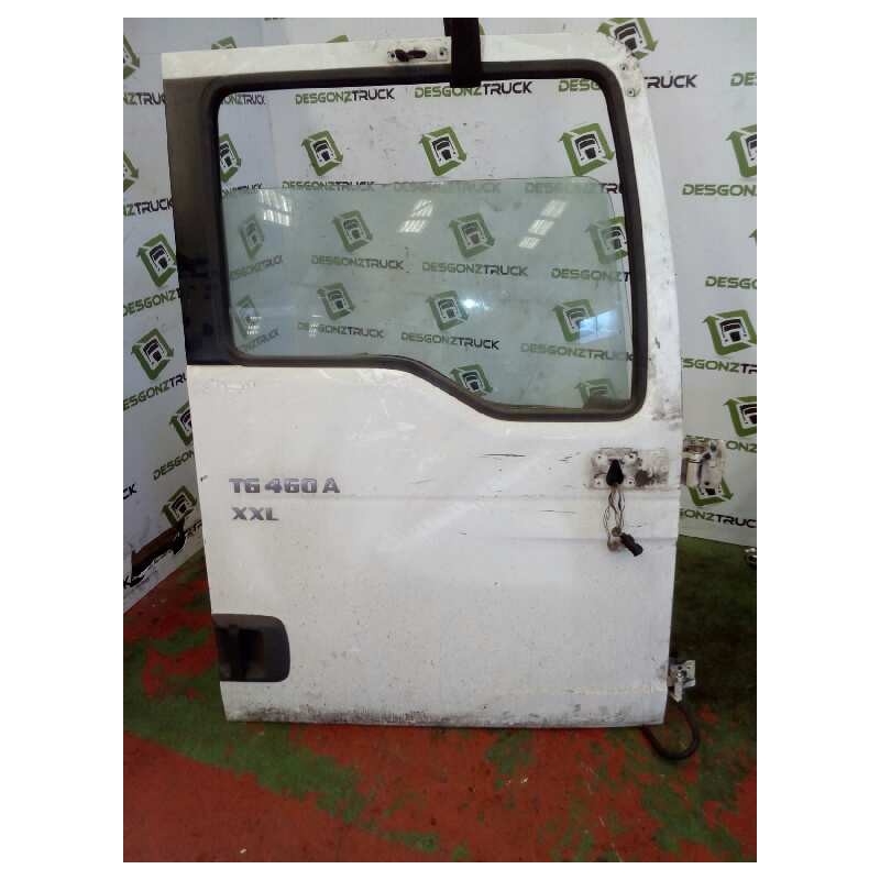Recambio de puerta delantera derecha para man tg - a 18.xxx fki / bb (e3/e4) l referencia OEM IAM  BLANCA 