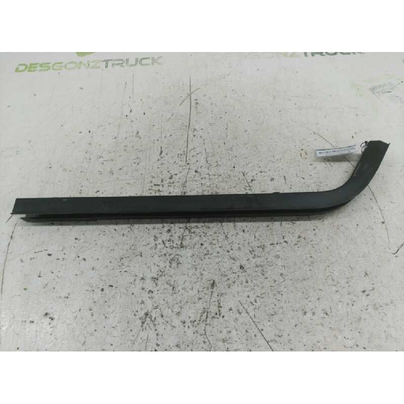 Recambio de guia puerta corredera izquierda para citroën berlingo 2.0 hdi sx familiar referencia OEM IAM  CENTRAL A CHASIS 