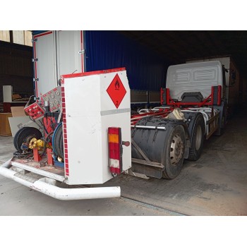 mercedes-benz axor 3-ejes 25/26t 2004  del año 2009