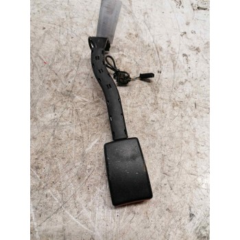 Recambio de enganche de cinturon delantero derecho para seat leon (1p1) 1.9 tdi referencia OEM IAM 5P0857756F  