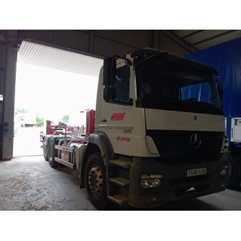 mercedes-benz axor 3-ejes 25/26t 2004  del año 2009