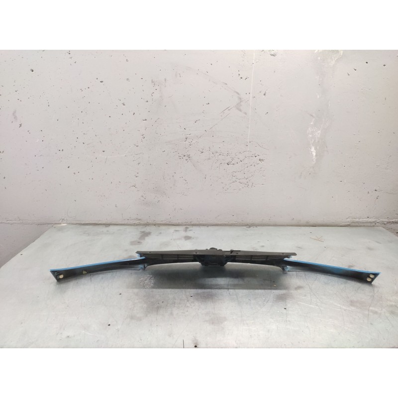 Recambio de rejilla delantera para peugeot 206 berlina xt referencia OEM IAM 2