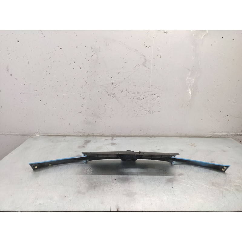 Recambio de rejilla delantera para peugeot 206 berlina xt referencia OEM IAM 3