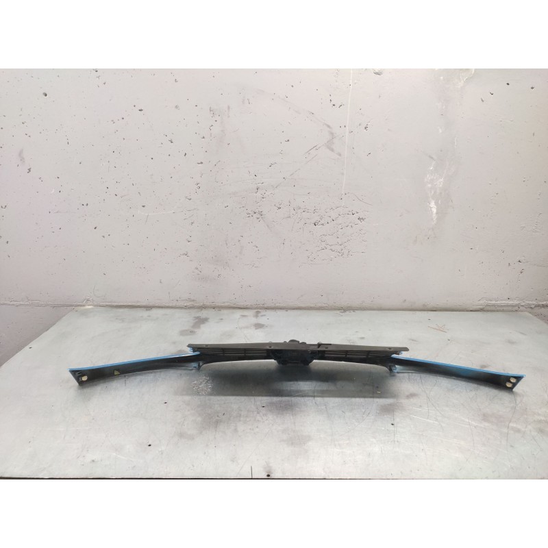 Recambio de rejilla delantera para peugeot 206 berlina xt referencia OEM IAM 4