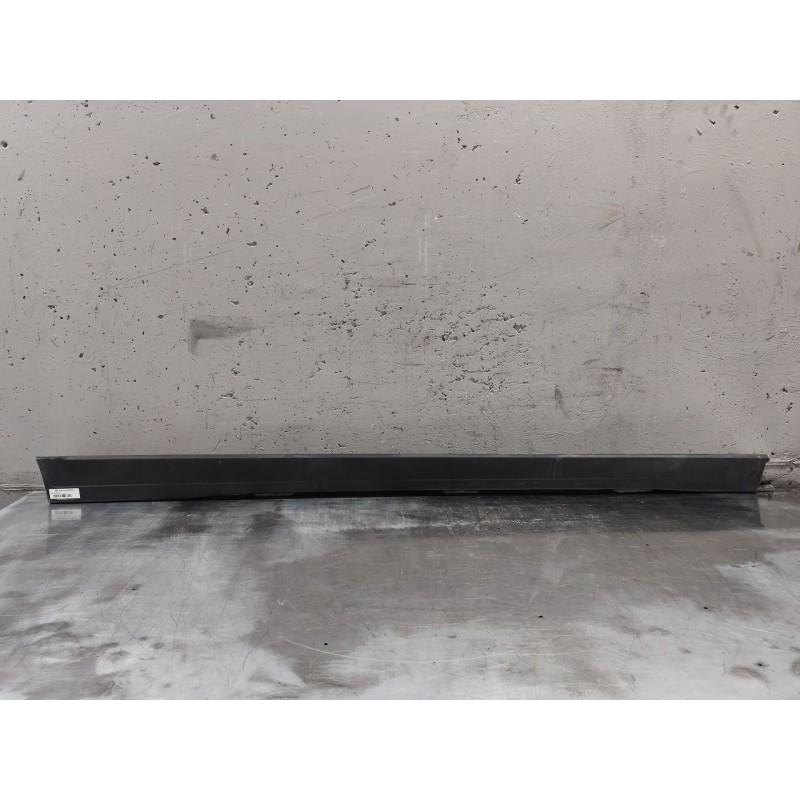 Recambio de estribo derecho para mercedes-benz gla (h247) gla 200 d (247.712) referencia OEM IAM   