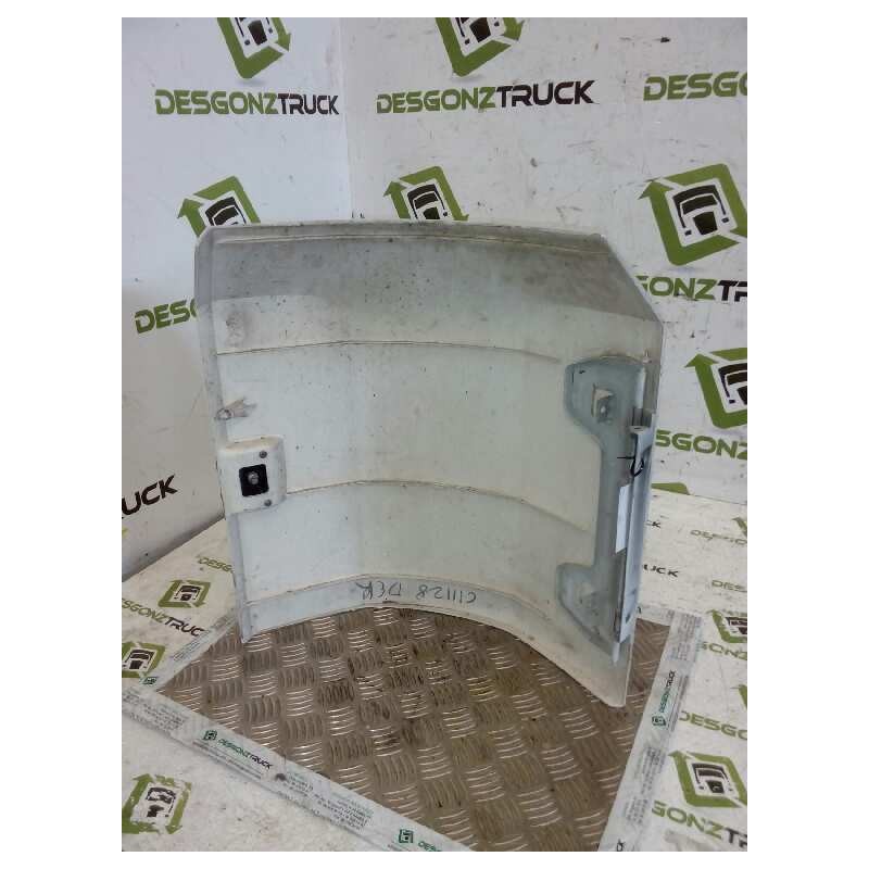 Recambio de deflector derecho para renault magnum ab 2005 cabina adel.tractor semirr. gv  4x2 4xx.18 gran espacio referencia OEM - Blanco 2