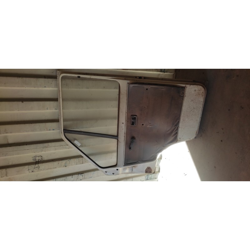 Recambio de puerta delantera derecha para renault trafic 1.6 referencia OEM IAM 2