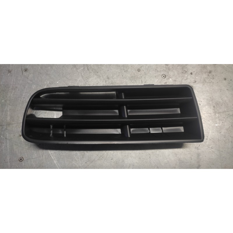 Recambio de rejilla paragolpes izquierda para volkswagen golf iv berlina (1j1) básico referencia OEM IAM 0907717  