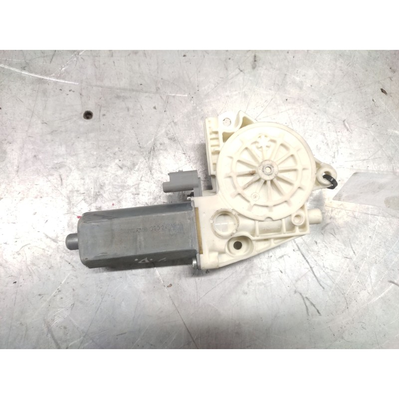Recambio de motor elevalunas delantero derecho para peugeot 307 (s1) xr clim plus referencia OEM IAM 0130822021  2 PINS 4
