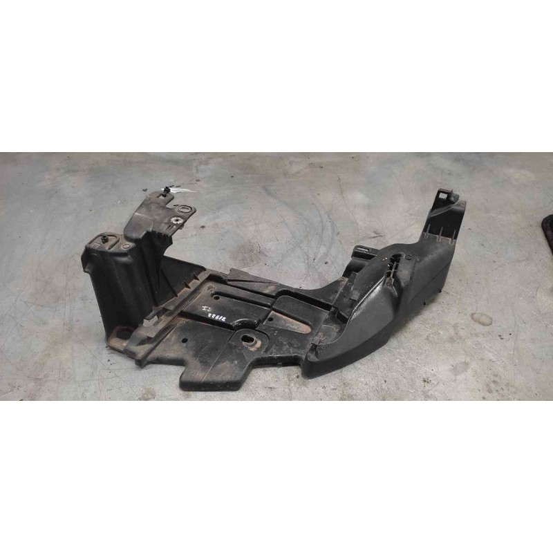 Recambio de soporte faro izquierdo para renault megane iii berlina 5 p dynamique referencia OEM IAM   