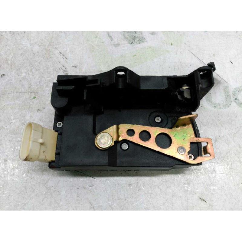 Recambio de cerradura puerta trasera izquierda para opel corsa a city referencia OEM IAM 90159254  