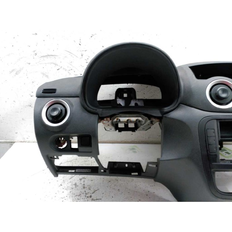 Recambio de salpicadero para citroën c3 1.4 sx referencia OEM IAM 2