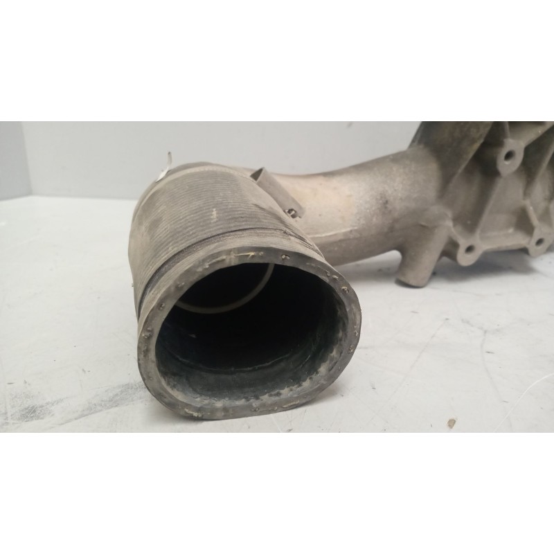 Recambio de tubo admision para man tgx 18.480 12.4 diesel referencia OEM IAM 51063043563  CODO REFRIGERANTE DE AGUA - Blanco 3