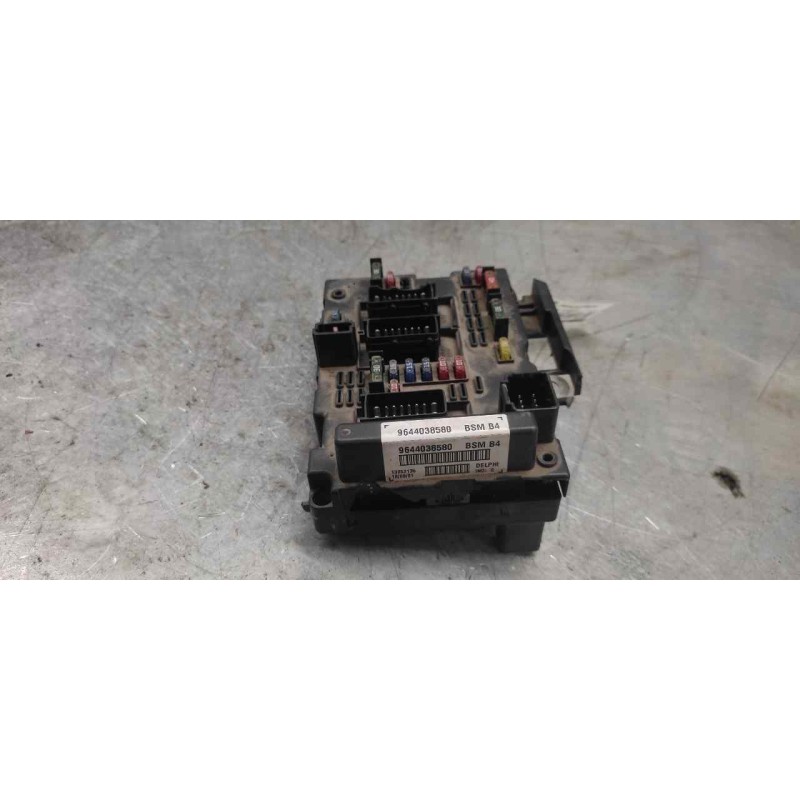 Recambio de caja reles / fusibles para peugeot 307 (s1) xs referencia OEM IAM 9644038580 2