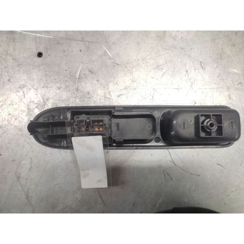 Recambio de mando elevalunas delantero derecho para peugeot 307 (s1) xr clim plus referencia OEM IAM  7 PINS 3