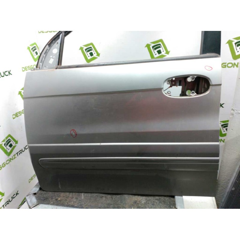 Recambio de puerta delantera izquierda para kia carnival ii 2.9 cdri ex referencia OEM IAM 3