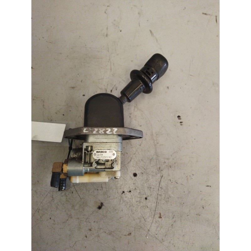 Recambio de palanca freno de mano para man l 2000 evolution 6.9 diesel referencia OEM IAM 81523156150 9617230190 - Blanco 2