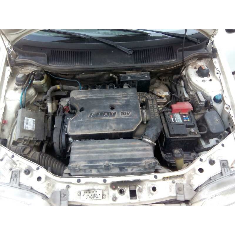 FIAT PUNTO BERLINA (176)