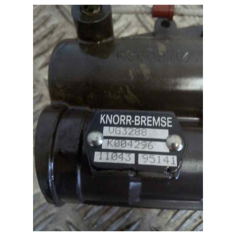 Recambio de servo embrague para iveco eurocargo tector chasis  (modelo 150 e 24) tráfico urbano referencia OEM IAM VG3288 K00429 - Blanco 2