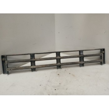 Recambio de rejilla delantera central para volvo fh xxx referencia OEM IAM 20529704  