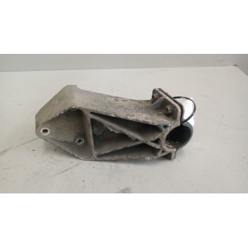 SOPORTE GUARDABARROS TRASERO 