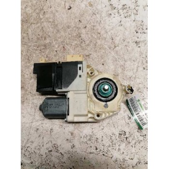 Recambio de motor elevalunas delantero izquierdo para citroën c4 berlina vtr plus referencia OEM IAM 996385103 20/6 PINS 